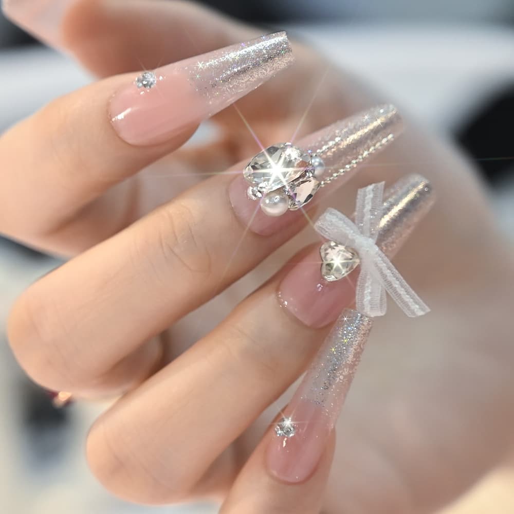 Cross-border Europe and USA 24pcs Premium Luxury Nail Tips Wholesale Medium-Long Wearable Nails with Rhinestones