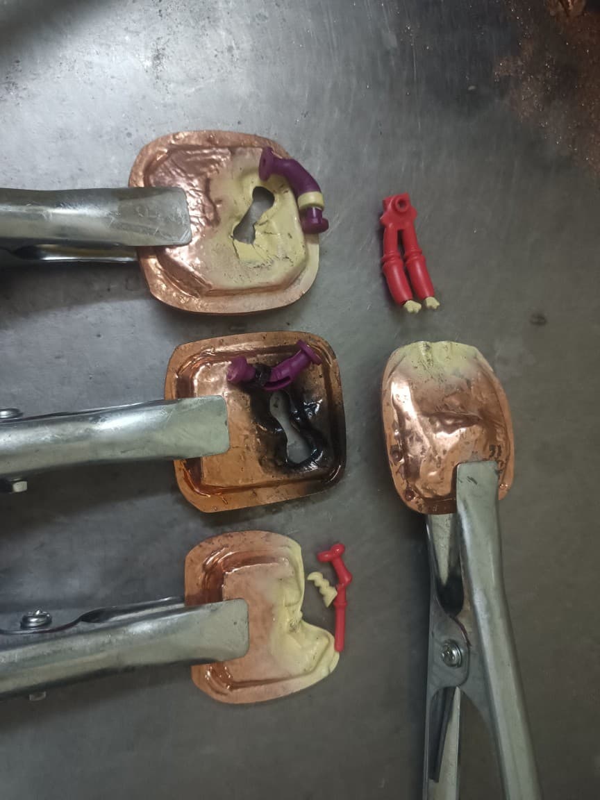 Dongguan manufacturer, specializing in hardware copper mold fixtures, toy masking spray painting molds, spray coating molds