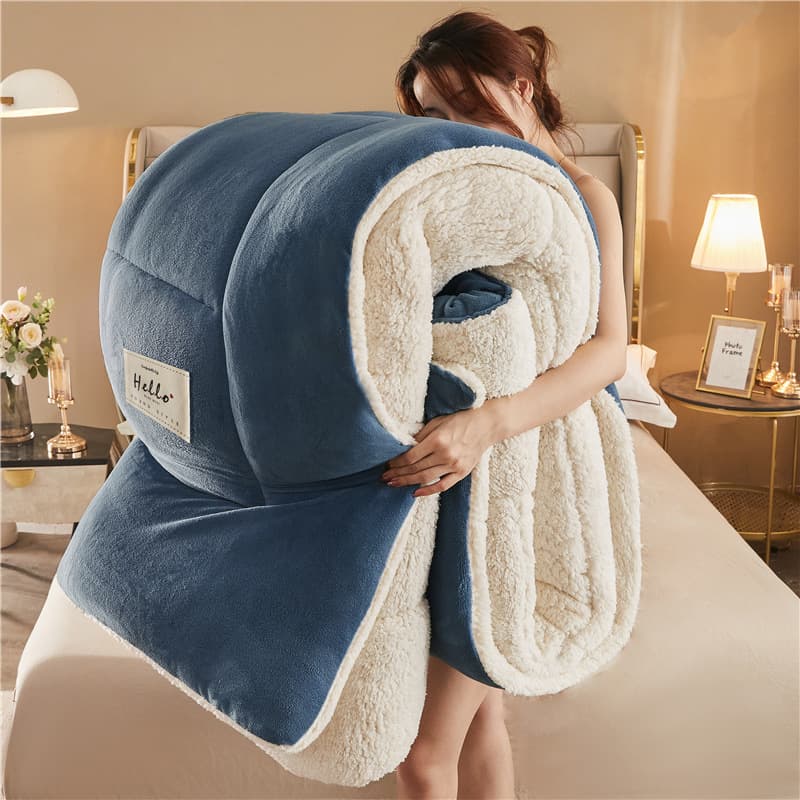 Winter Thickened Lamb Fleece Winter Quilt, Milk Fleece Quilt Filler, Single Quilt, Double Bedding, Student Warm Cotton Mattress Pad