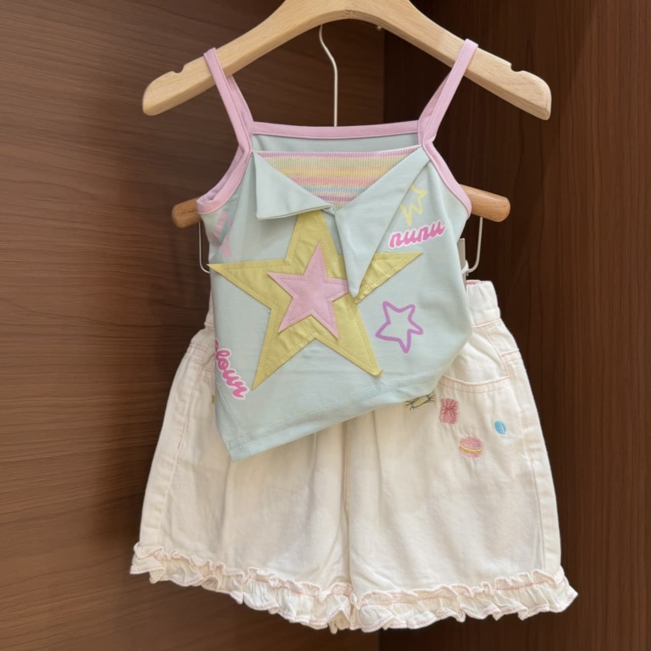 Dopamine style suit 2026 summer new suit girls star suspenders cute embroidered shorts two-piece set