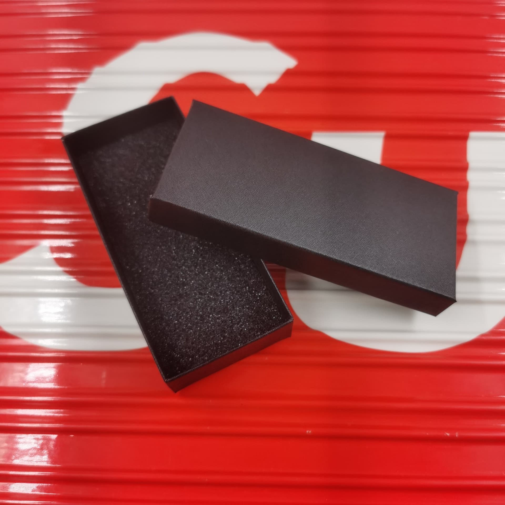 Black textured sky and earth cover jewelry box necklace jewelry box pendant jewelry gift packaging carton manufacturer wholesale
