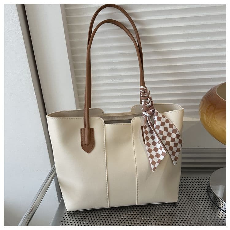 2026 Solid Color Simple Shoulder Handbag Commuter Large Capacity Bag Women Fashion Scarf Tote Bag Wholesale