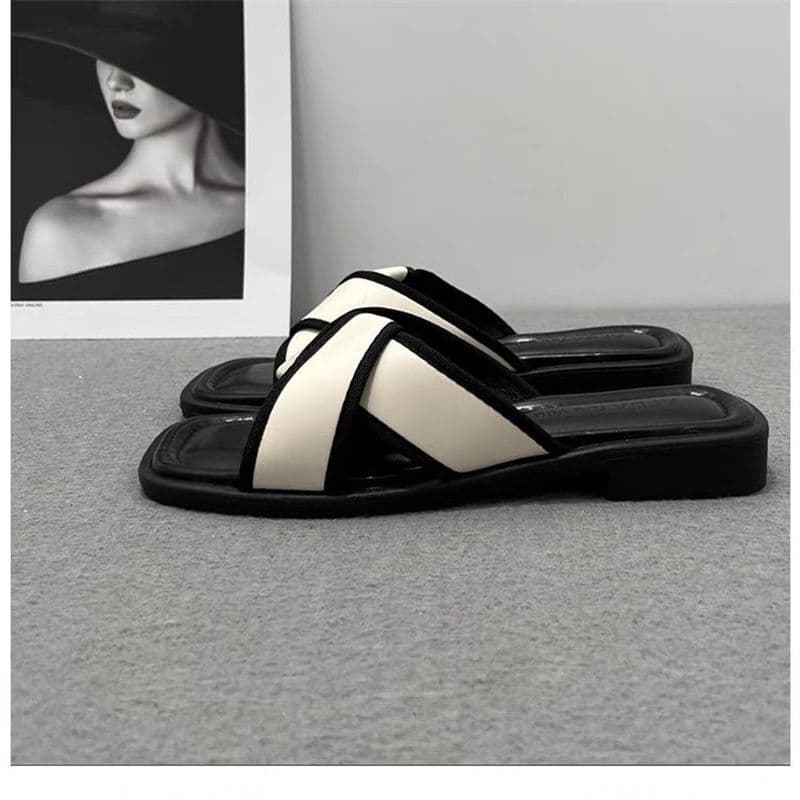 Trendy Fashion Sandals for Women Summer 2025 New Flat Casual Cross Strap Beach Slippers