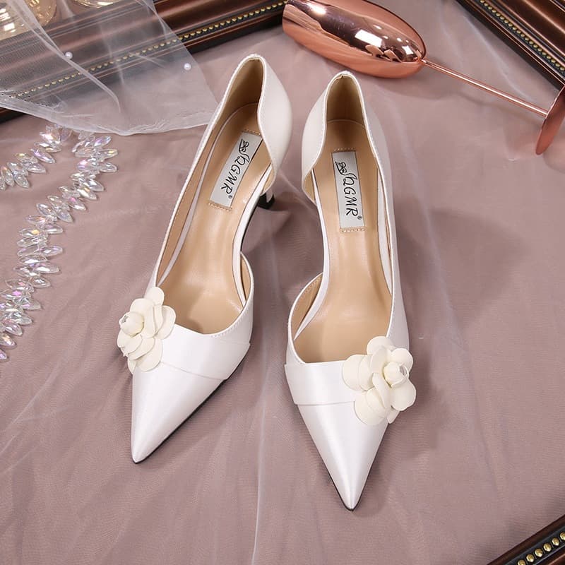 2026 French-Style Three-Dimensional Camellia White Satin Side-Cut Pointed-Toe High-Heeled Shoes for Women, Thin Heel Bridal Wedding Shoes