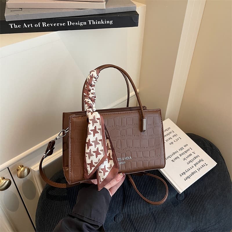 Trendy Single Shoulder Crossbody Bag Casual Versatile Fashionable Commute Shopping Outing Unique Non-Clashing Durable Popular Women's Bag