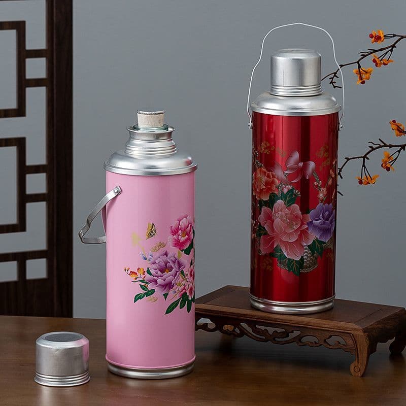 Home Use Retro Warm Bottle Classic Nostalgic Hand-Held Warm Bottle Old-Style Iron Shell Loop Hot Water Bottle Glass Liner Factory