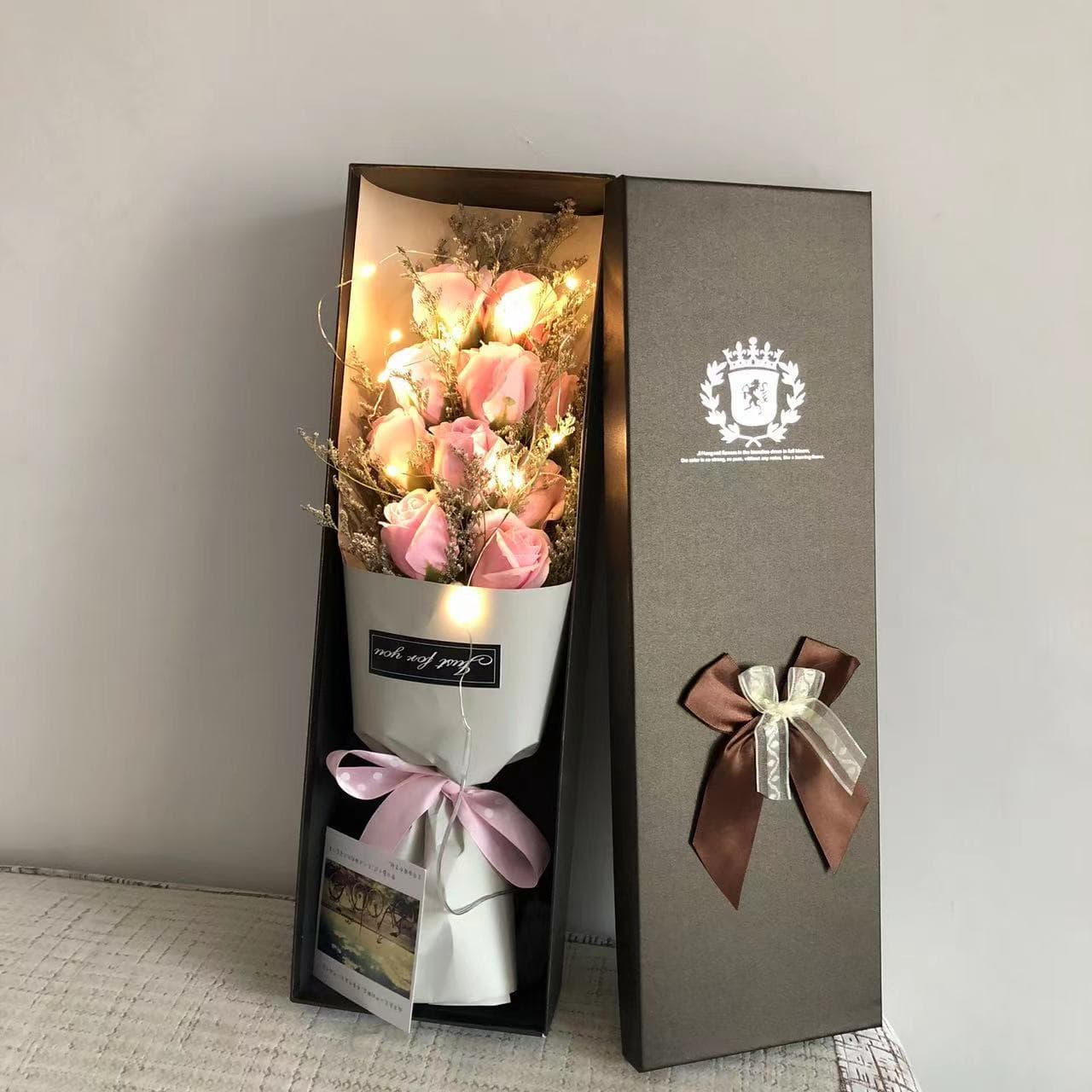Women's Day Rose Carnation Soap Flower Gypsophila Bouquet Gift Box Creative Romantic Gift for Girlfriend