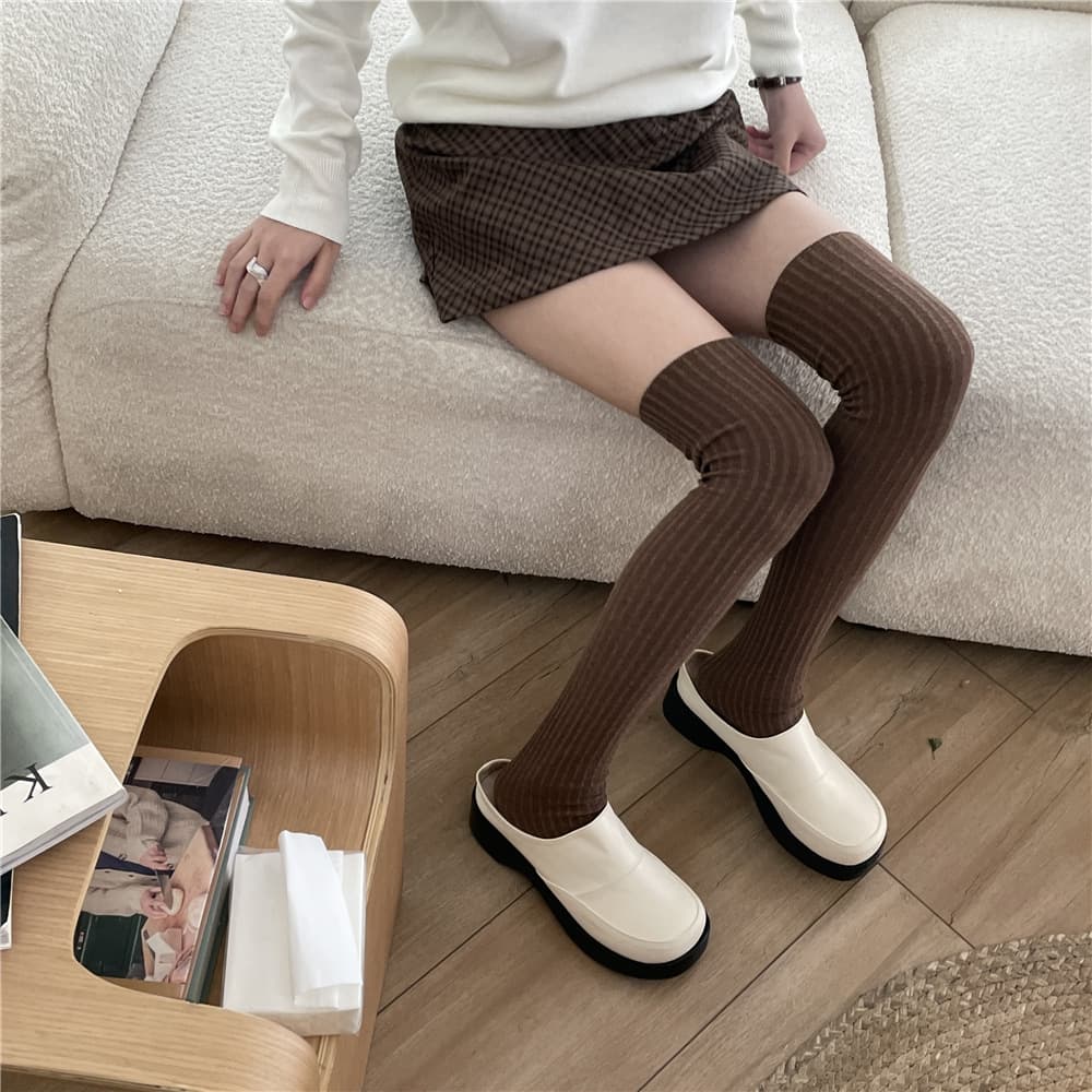 IOULOR thick stripe over knee socks autumn winter vertical stripe solid color high socks Japanese non-slip calf socks double needle long socks women