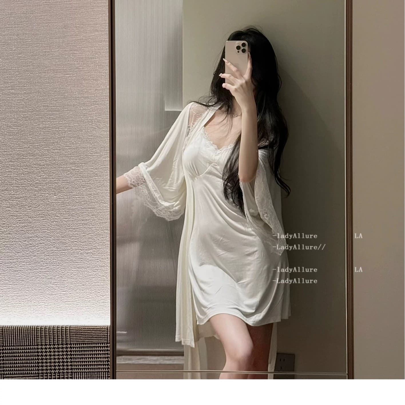 New High-End Slip Dress Petticoat V-Neck Lace with Padded Long Nightgown