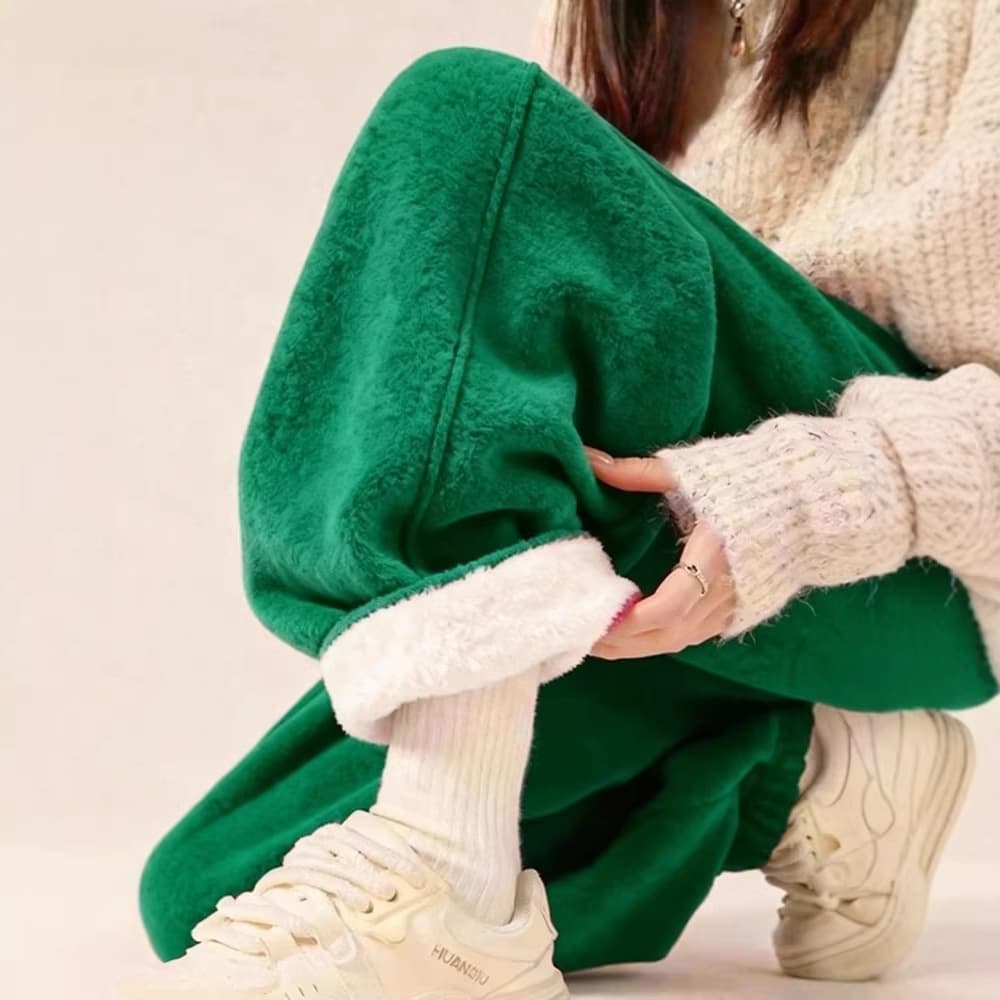 Temperament, loose and lazy style, 2025 autumn and winter dark green lamb wool plus velvet thickened wide-leg pants for women