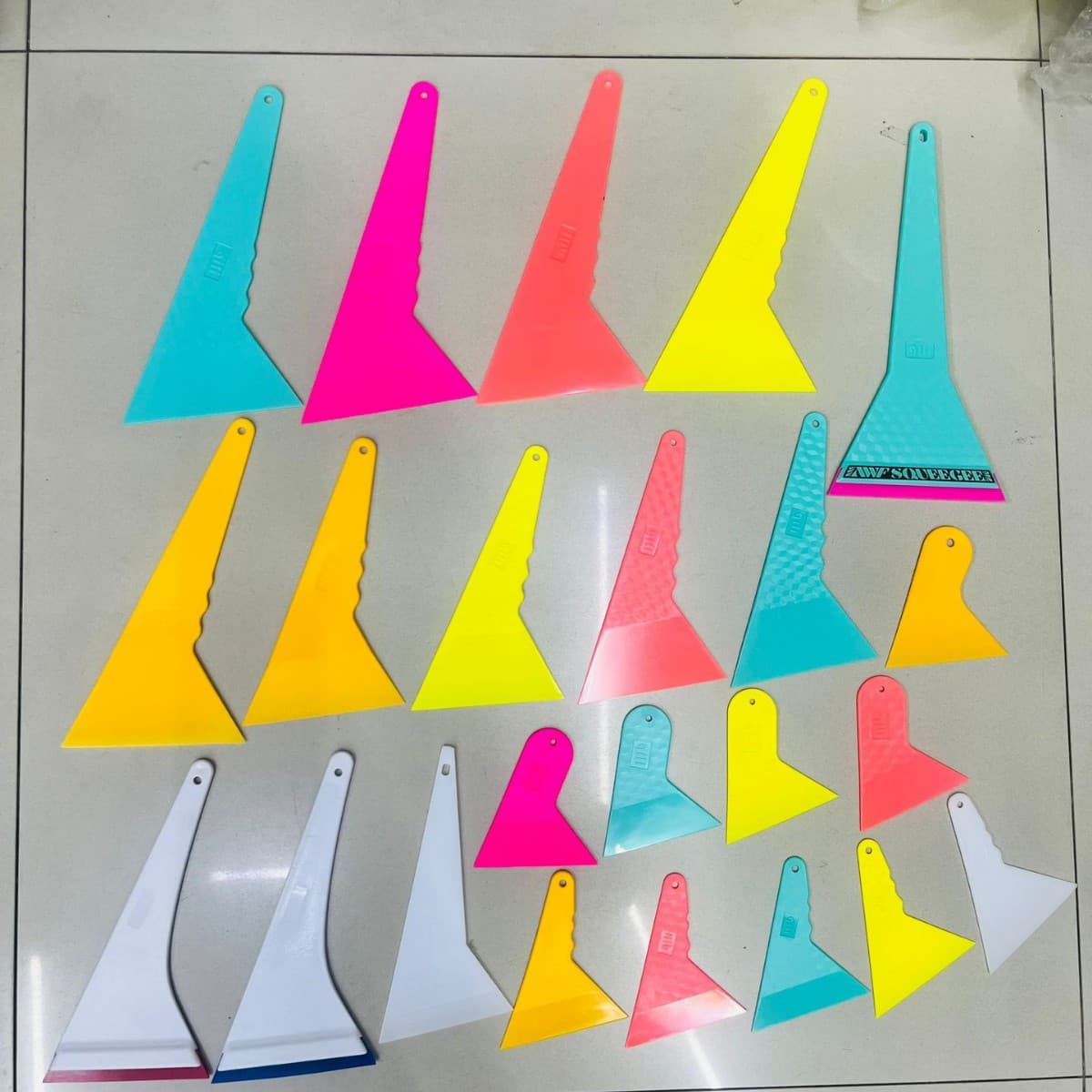 Car Film Tool Small Scraper Glass Film Application Tool Triangle Edge Color Change Film Scraper Auto Parts Cleaning Tools