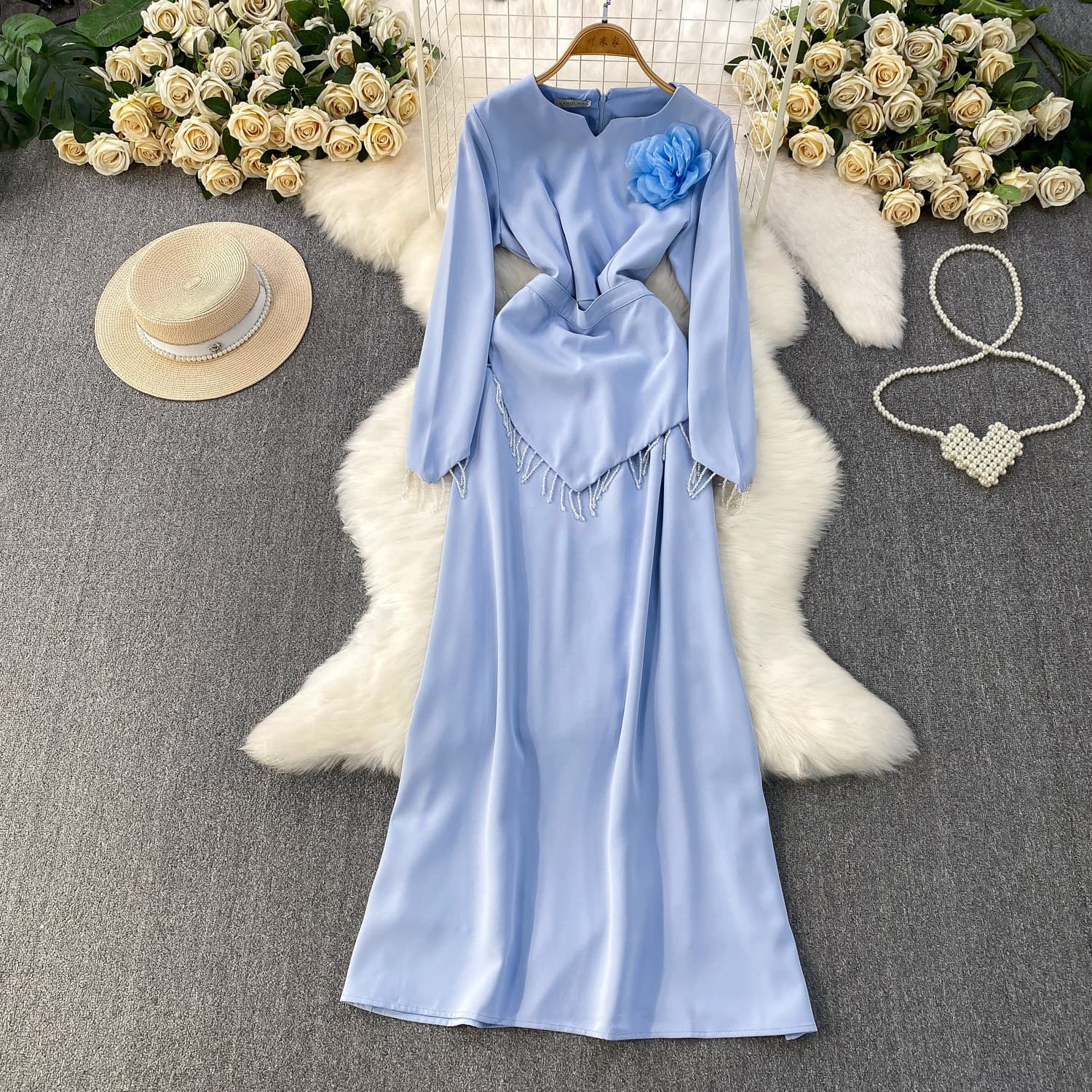 Curated European and American Light Luxury Heavy Craft 3D Floral Round Neck Dress for Women, Premium Irregular Fringe Waist-Cinching Elegant