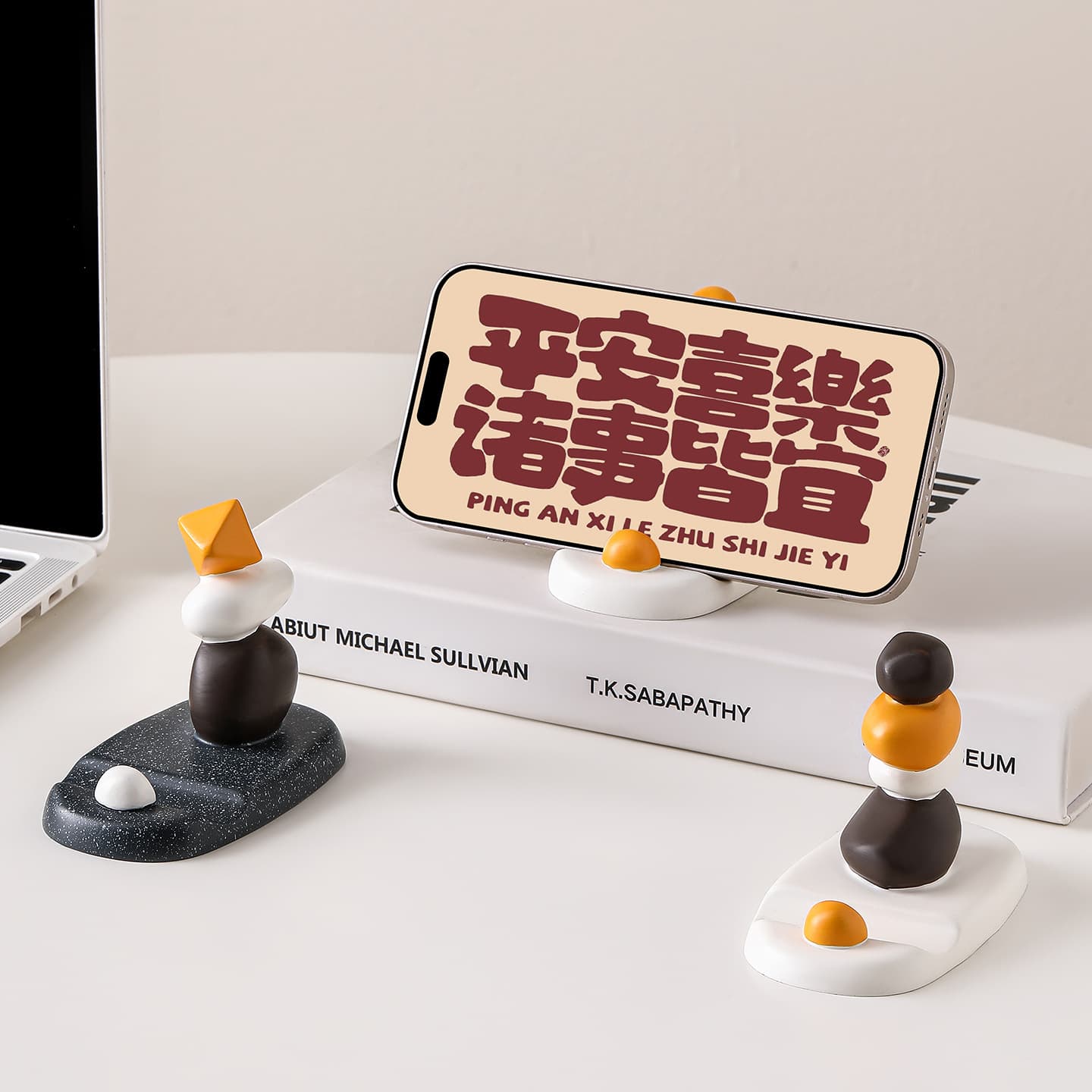 Creative Phone Stand Desktop Decoration for Binge-Watching Tablet Holder Office Desk Ornament Resin Craft Gift