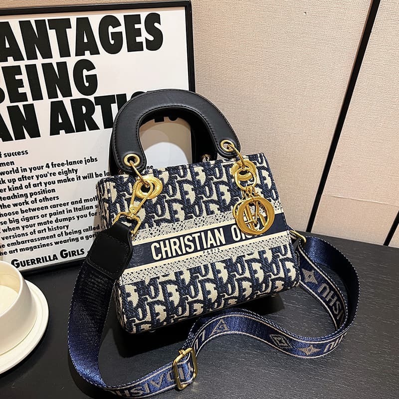 Crossbody Lady Dior Bag Women's Handbag 2026 New Style Premium Texture Light Luxury Trendy Embroidered Small Crossbody Bag