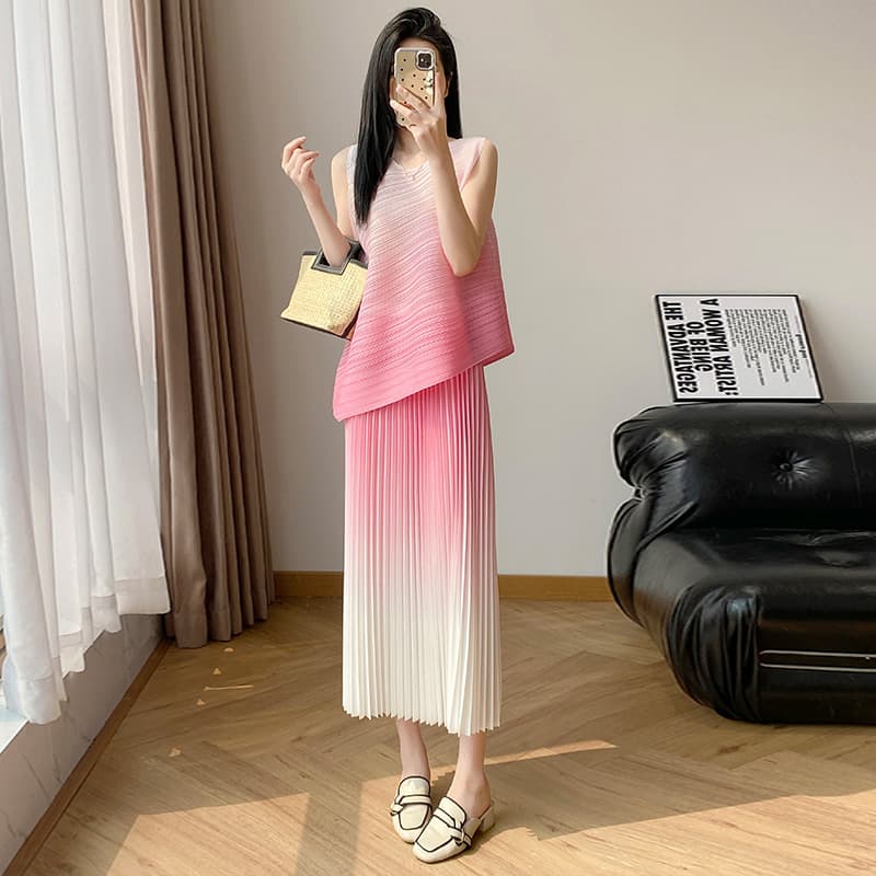 Miyake-style Pleated Pink Gradient Top for Women Summer Dopamine Outfit Casual Design Suit Skirt Set
