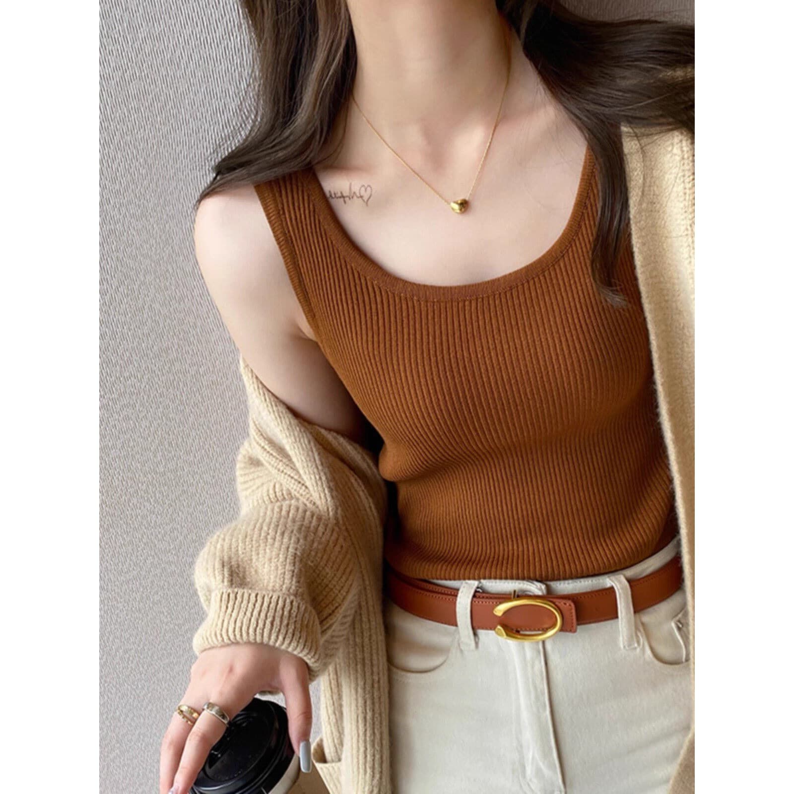 French-style chic knitted camisole for women, summer 2026 new style, perfect for layering under a suit, made of ice silk.
