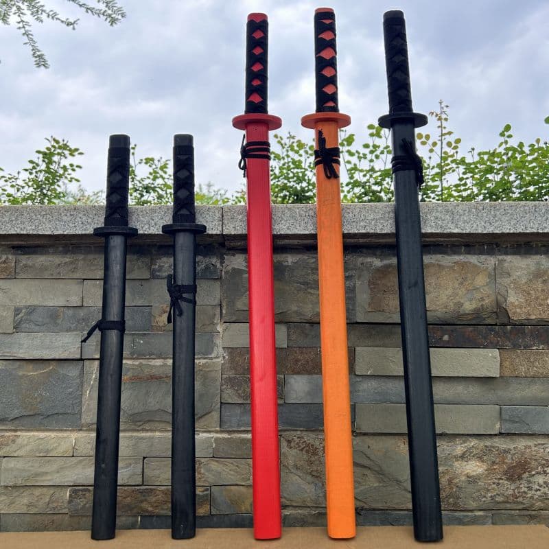 Factory wholesale samurai wooden long knife 1 meter animation toy wooden knife wooden sword children's performance props scenic spot hot sale