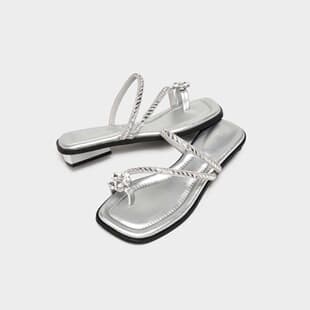 Crystal Sexy Toe-Loop Slippers for Women French Style Low Heel Vacation Beach Sandals 2026 Summer New