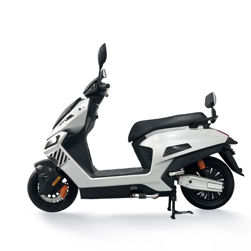 Export Model Long Range Large Pedal Electric Motorcycle Cool High Speed Two-Wheeled Electric Moped High Power