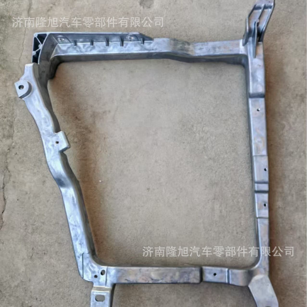 Sinotruk T7H Bumper Bracket Aluminum Bracket AZ160024000321 AZ160024000322
