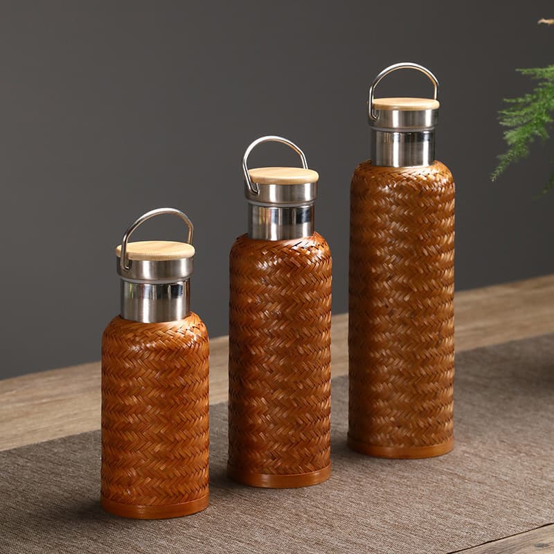 Bamboo hand-woven insulated water bottle, creative portable travel stainless steel water cup/tea cup/kettle with interlocking closure