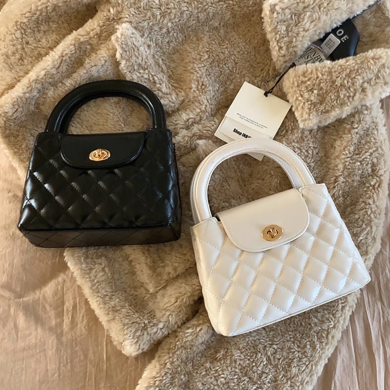 Small fragrant style rhombus handbag for women spring and summer 2026 new style rich lady style high-end hand bag crossbody small bag