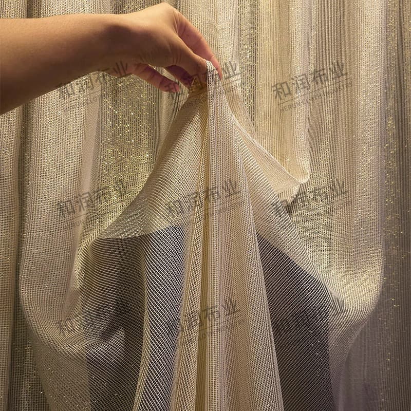 Modern, understated luxury cream-colored solid-color sheer curtains; simple, light-transmitting yet opaque; high-end American-style window screens for bedrooms, living rooms, and studies.