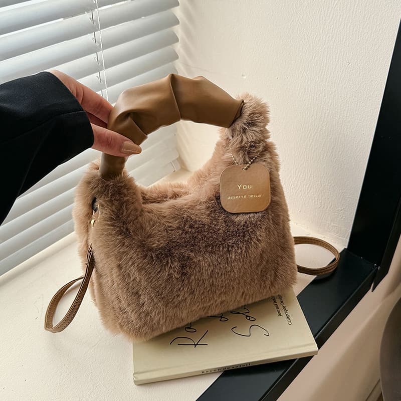 Autumn and Winter New Plush Crossbody Bag, High-End Fashion Furry Bag, Versatile Furry Handbag for Women