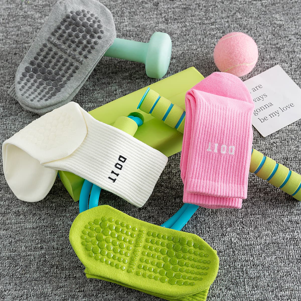 Non-Slip Fitness Floor Socks Trendy Mid-Calf Yoga Socks Sports Socks Sweat-Absorbing Breathable Shark Socks Pilates Socks