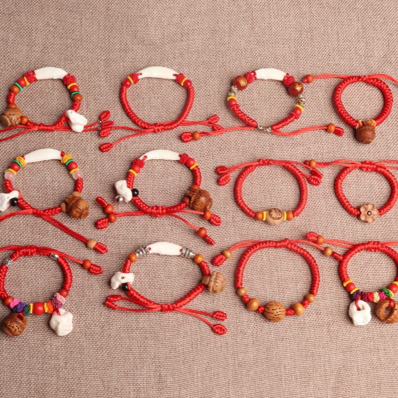 Zodiac Baby Children's Bracelet with Small Wooden Fish and Peach Pit Decoration, Baby Children's Red String Craft