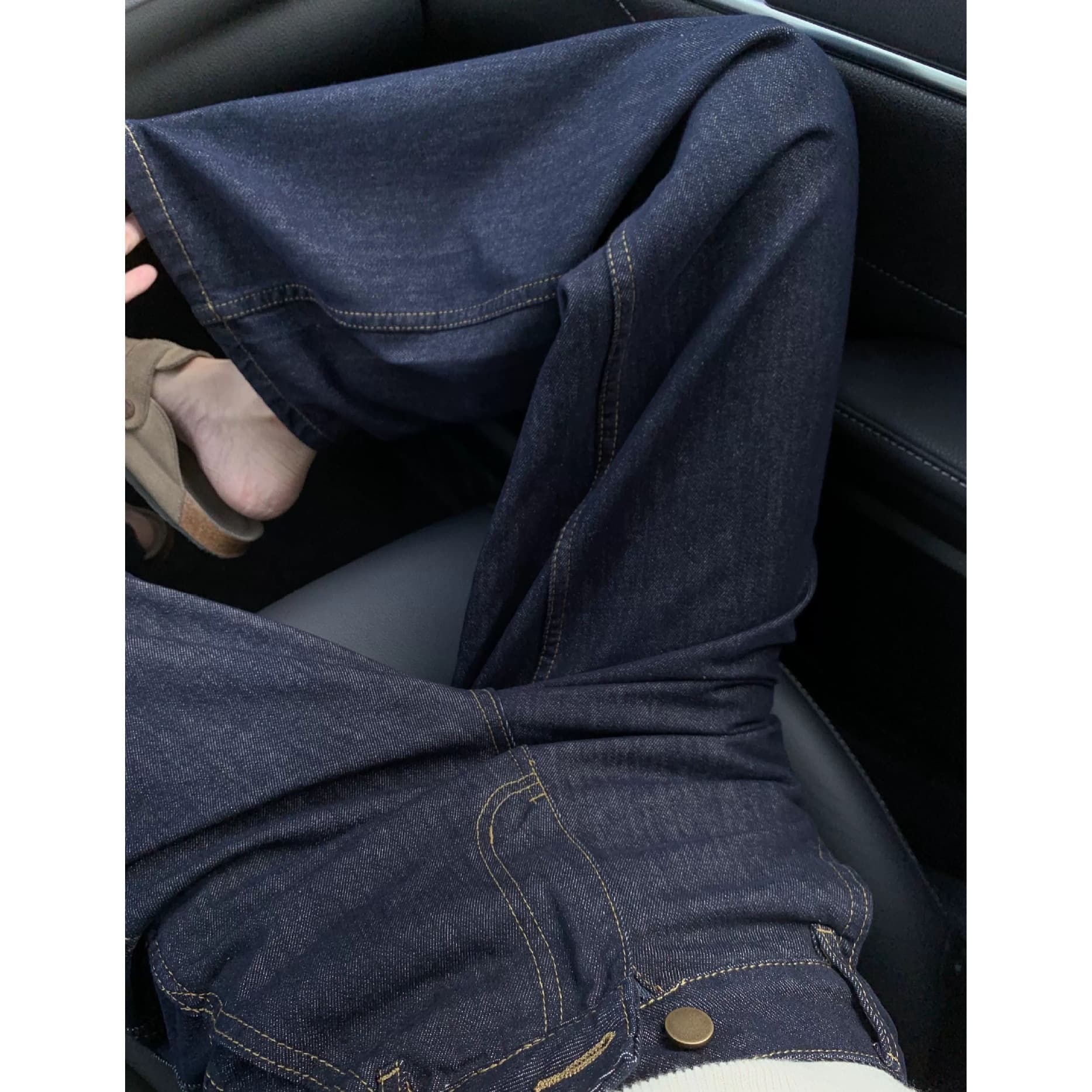 Personal Favorite Recommendation ~ Dark Blue Straight-Leg Jeans for Women, High-Waist Loose Fit, Wide-Leg Pants for Pear-Shaped Body