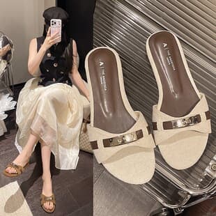 Women's Summer Outdoor Sandals 2026 New Style, Niche Retro Metal Decor, Flat Beach One-Strap Slide Sandals for Dresses