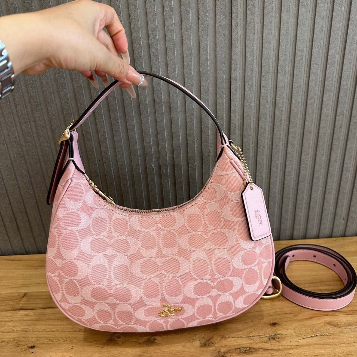 Pai C's new product outlet model EMILY23 medium size women's presbyopic underarm one-shoulder crossbody half-moon bag hand-held women's bag