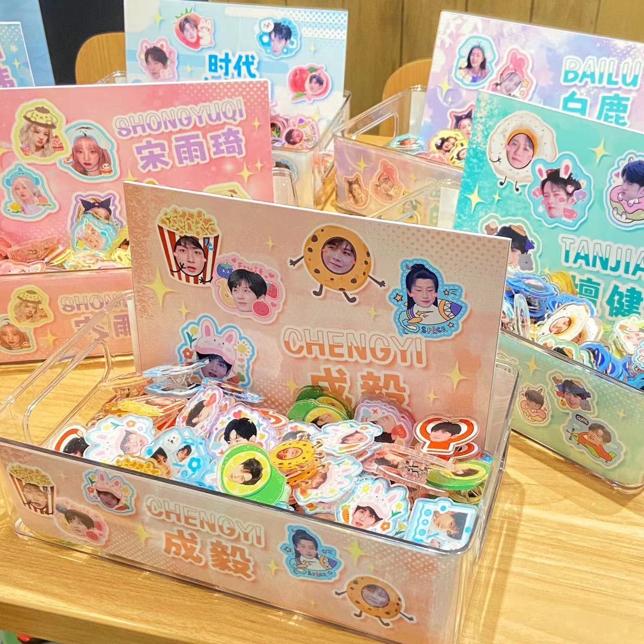 Star-themed acrylic butt-shaped clips (small) (50/box) for test paper, sticker organization
