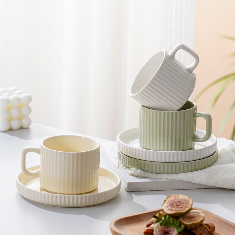 Vertical stripe cup, simple European-style ceramic coffee cup and saucer set, suitable for hotel, restaurant, and home use, afternoon tea cup and dessert plate