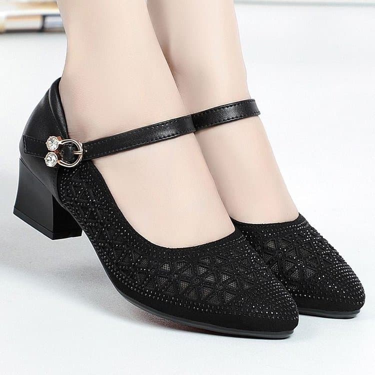 Women's Sandals 2026 New Style Mid-Heel Sandals Mesh Sandals Perforated Breathable Shoes New Soft-Soled Mom Shoes