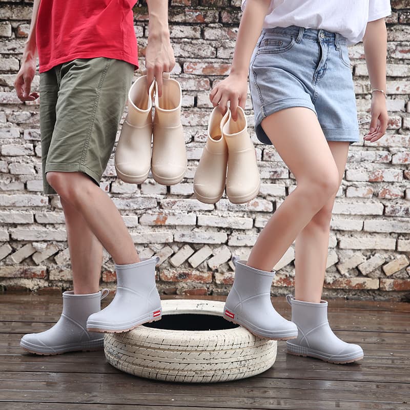 Export Korean Style Versatile Rain Shoes, Men's Outdoor Thick-Sole Slip-Resistant Kitchen Rubber Shoes, Couples Waterproof Car Wash Shoes for Women