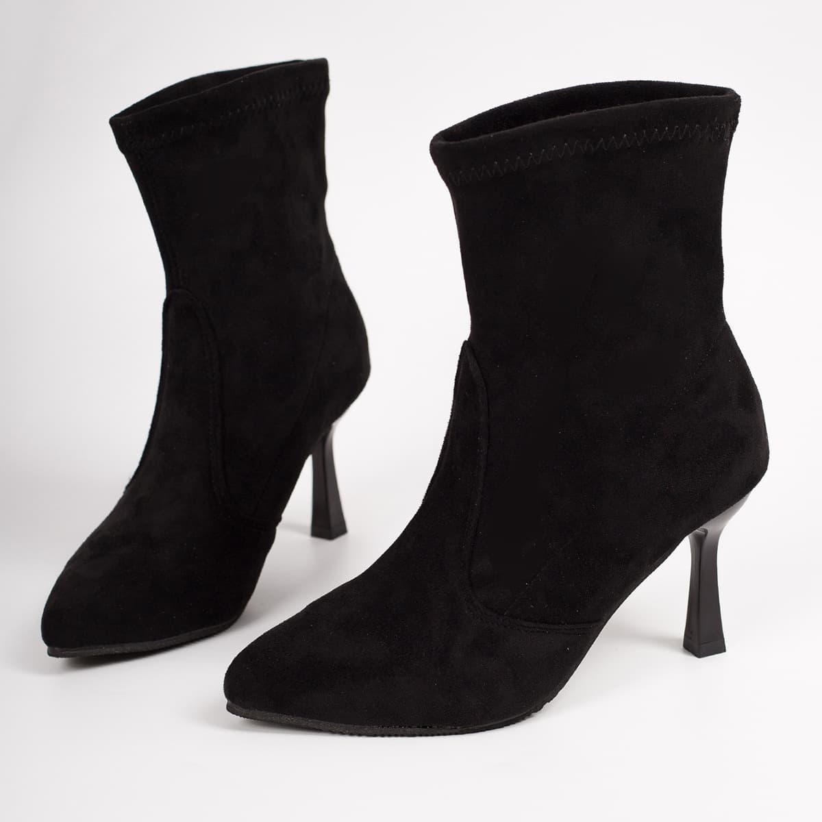 Women's Large Size Velvet Ankle Boots 2026 Autumn/Winter New Fashionable High Heel Slim Pointed Toe Thin Heel Boots