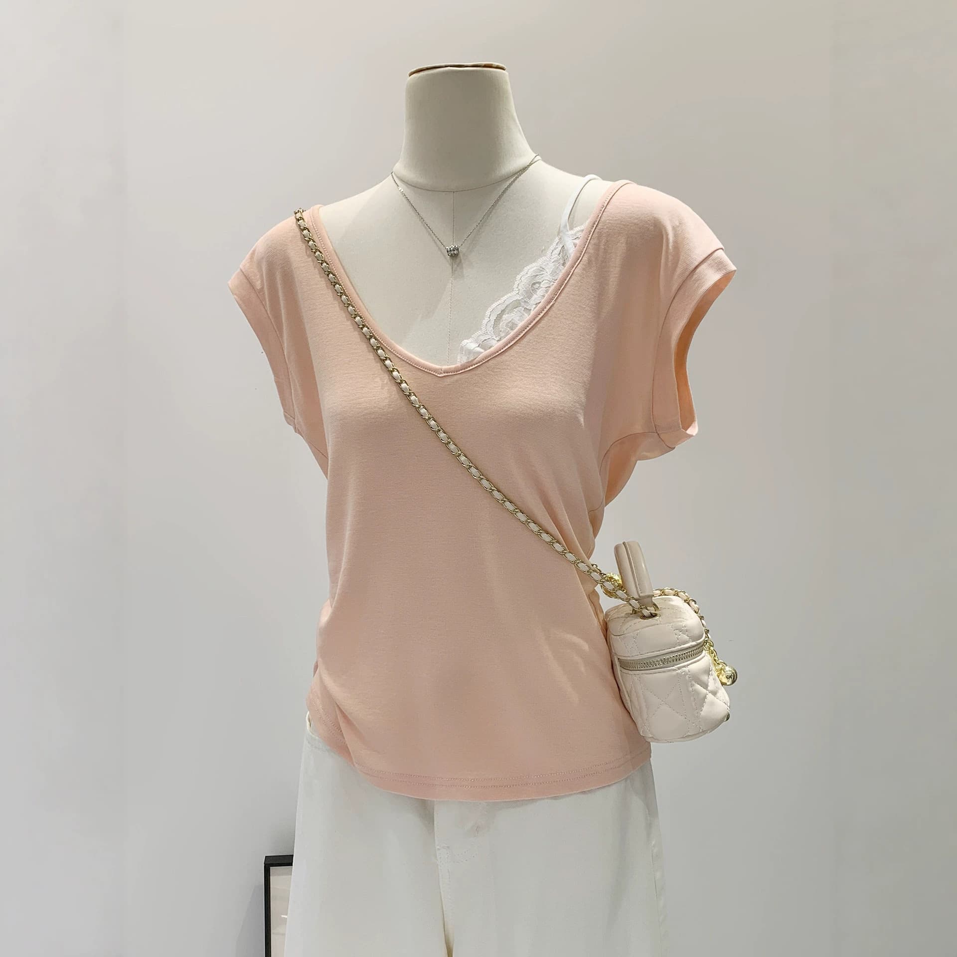 Designed lace stitching V-neck short-sleeved T-shirt for women 2026 summer new style huge good-looking hot girl slightly see-through slimming top
