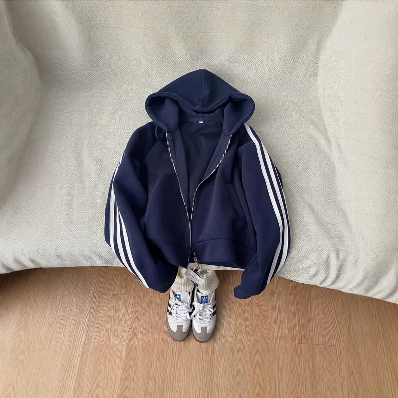 Short Three-Stripe Sweatshirt Jacket Women's Hoodie 2026 New Top Autumn Casual Wear Sweatshirt Women's Casual Style