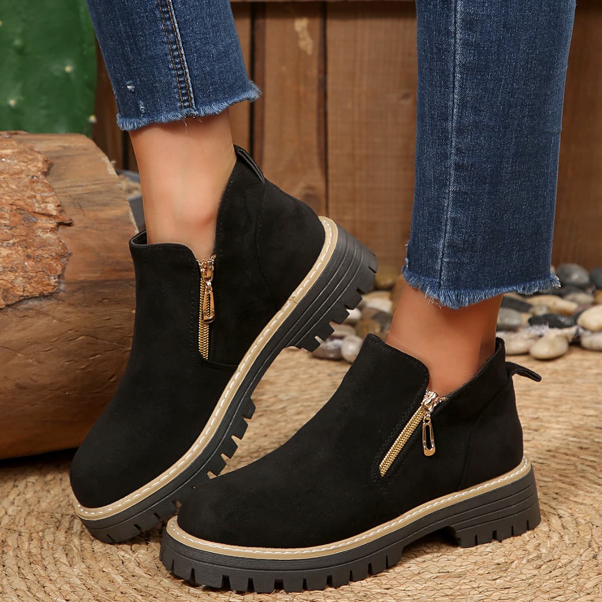 2025 New Cross-Border Round Toe Thick Sole Side Zipper Boots Short Boots Autumn and Winter Large Size Export Women's Short Boots Wholesale