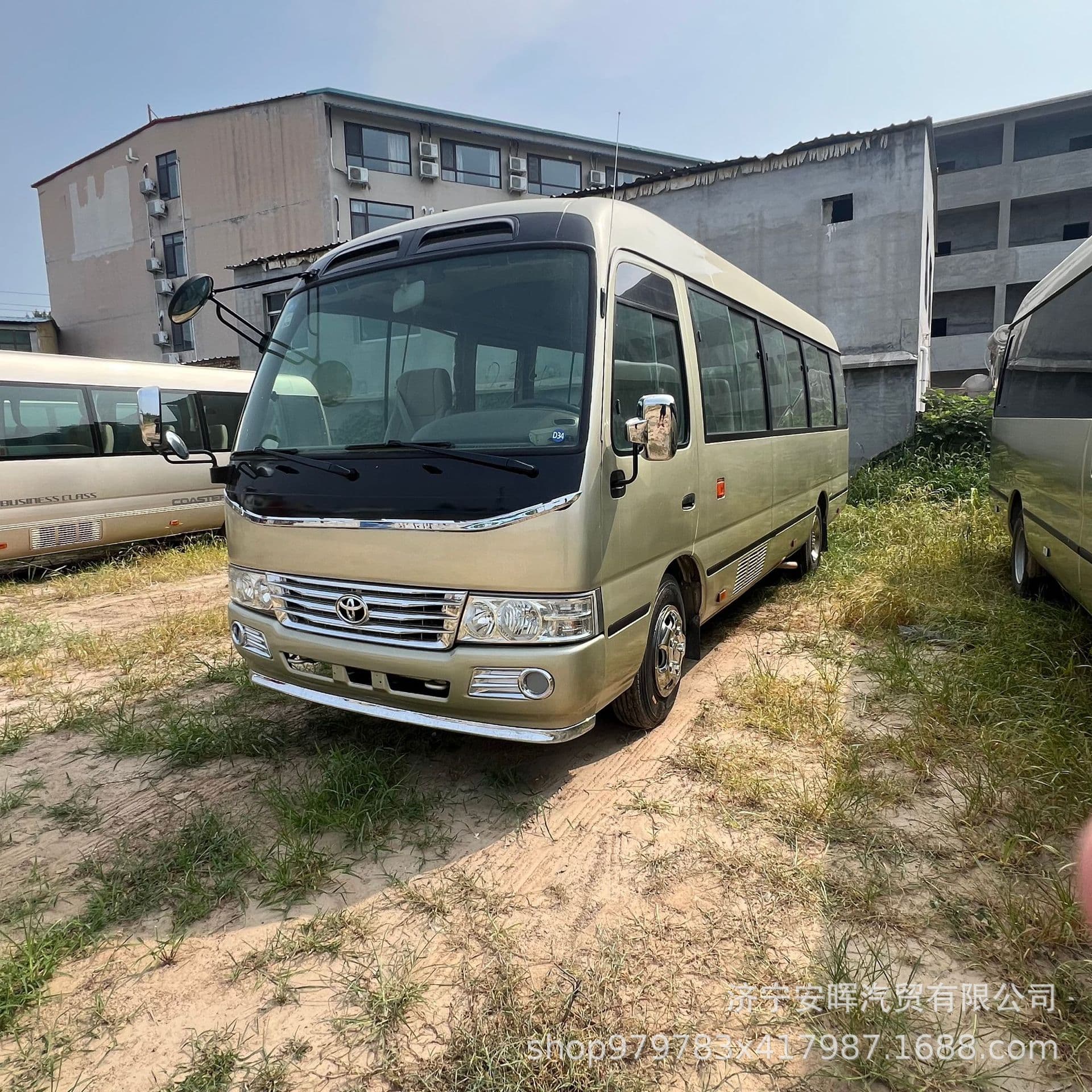Year-round supply small to medium bus Coaster 19-seater export 23-seater electric sliding door luxury bus