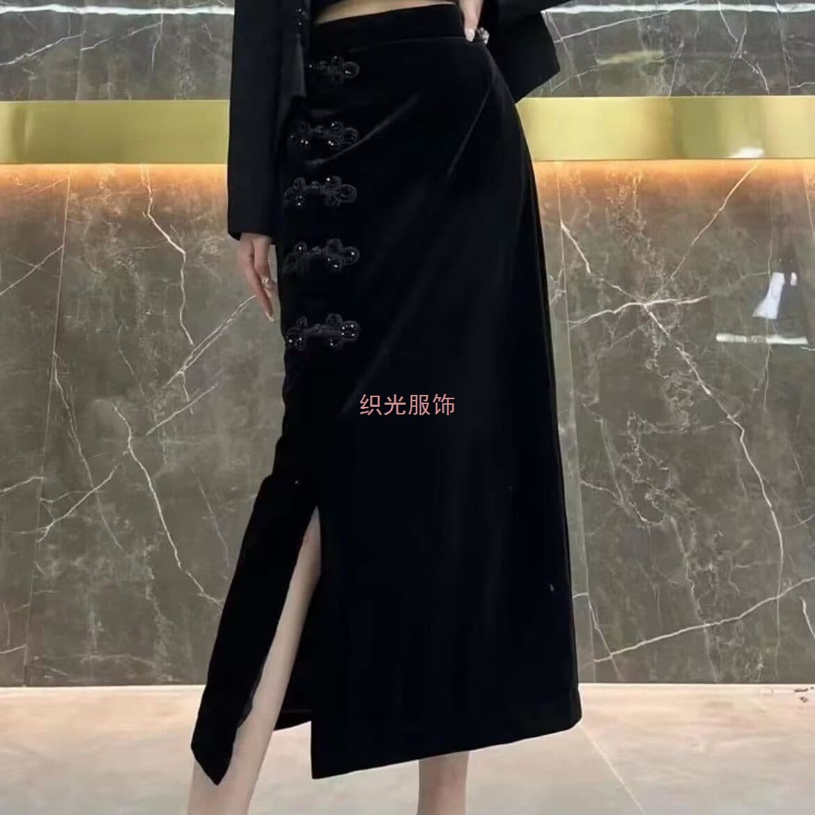 Spring/Autumn New Fleece National Style Frog Button Half Skirt Women Retro Style Heavy Work Velvet High Waist Slit Pencil Skirt