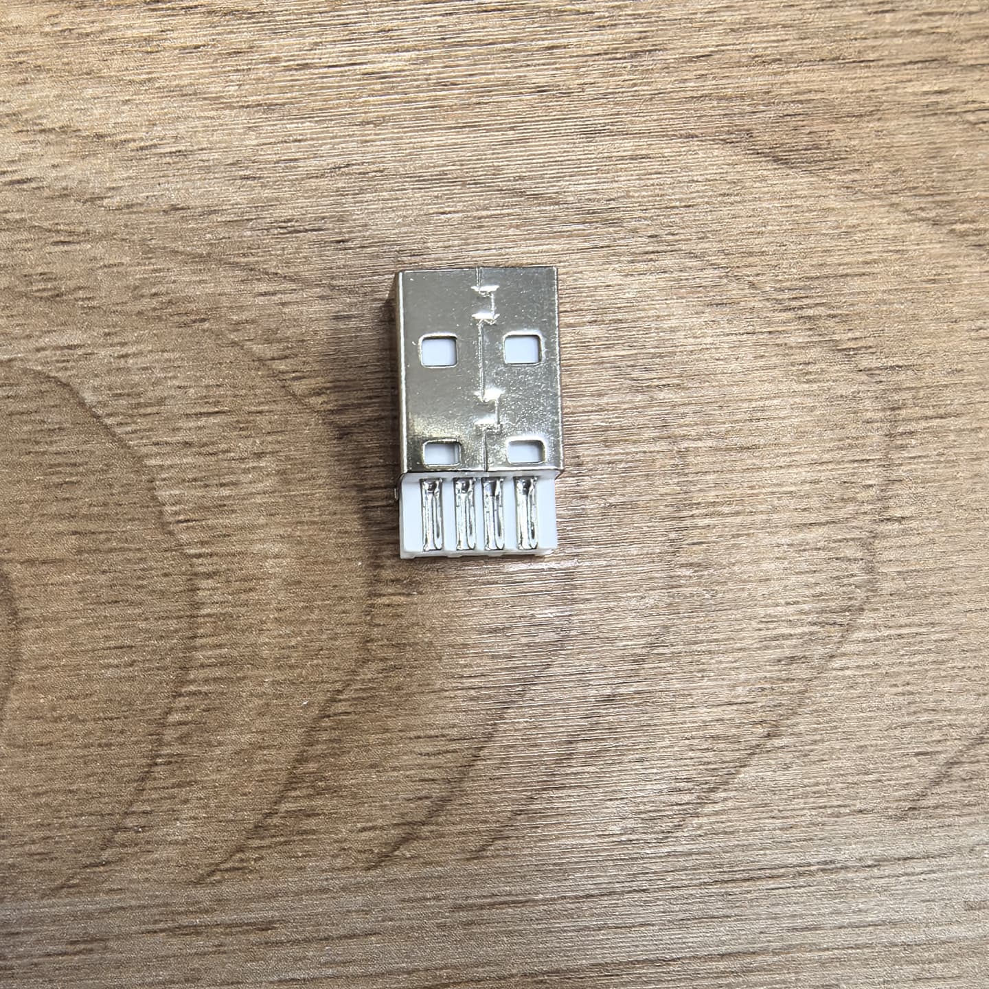 4 solder points A male stainless steel shell