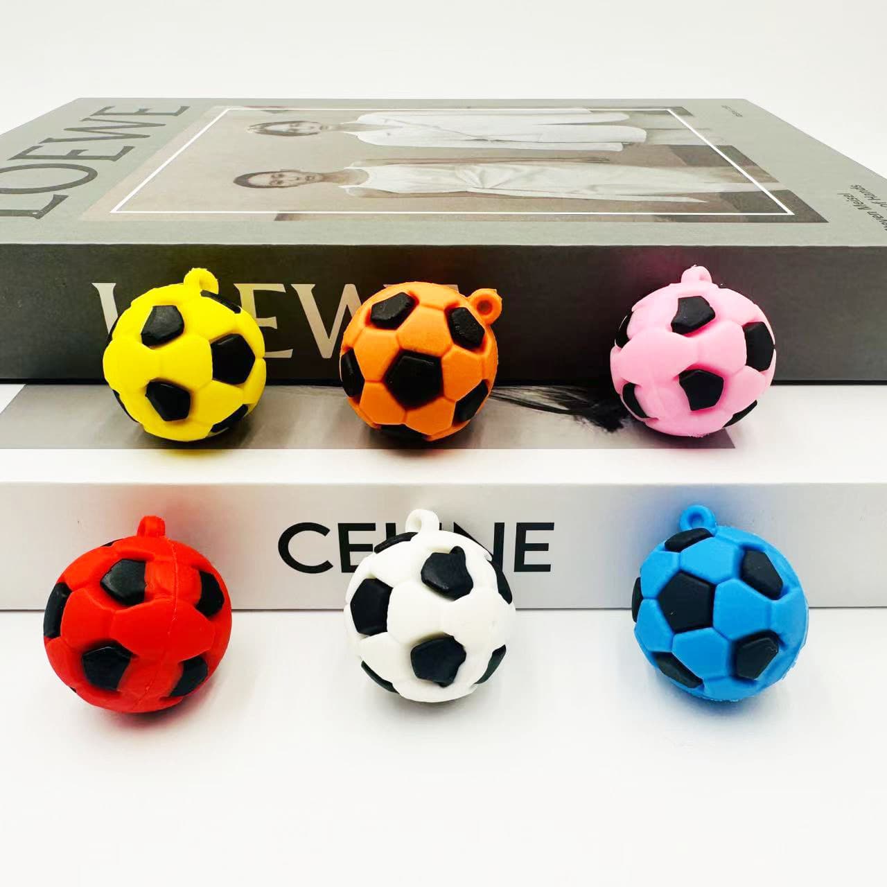 Simulated 3cm Soccer Ball Keychain Pendant 3D Soft Rubber Soccer Accessories DIY Event Small Gift Accessories Wholesale