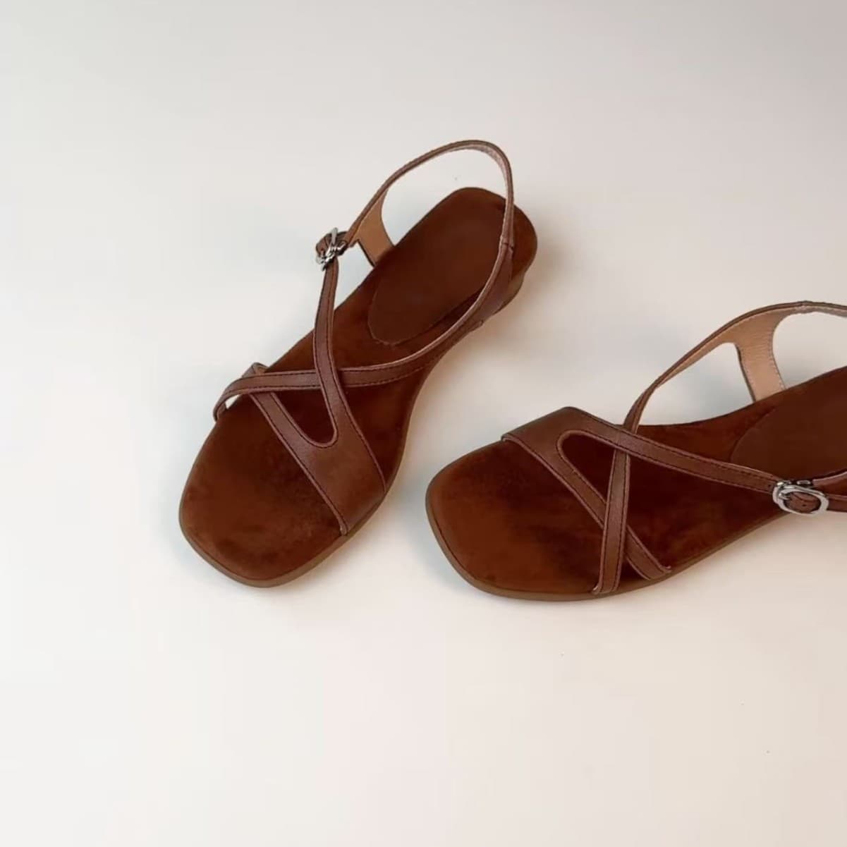 2026 New Style Soft Leather Open-Toe Roman Square-Toe Sandals for Women, Flat with 3cm Heel, Square-Toe Open-Toe Vacation Style Roman Square