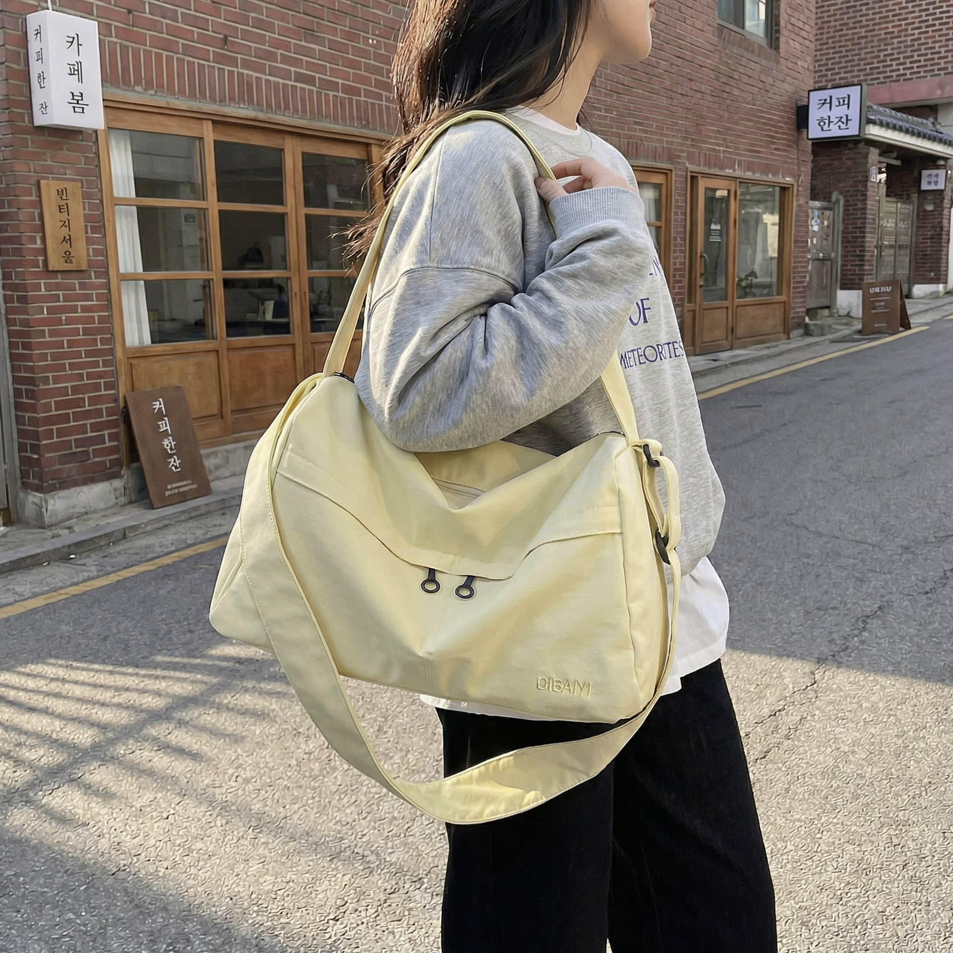 Large Capacity Travel Bag Portable Handheld Travel Tote Short Trip Gym Bag Premium Crossbody Fashion Storage Bag