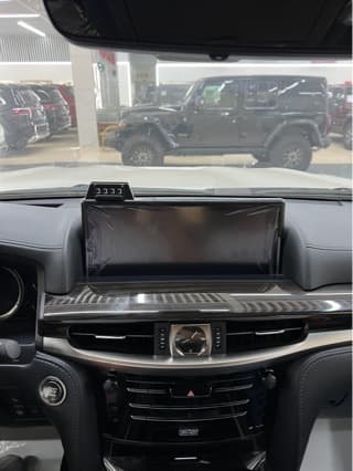 Suitable for Lexus 16-26 models lx570 gravity buckle mobile phone holder navigation base