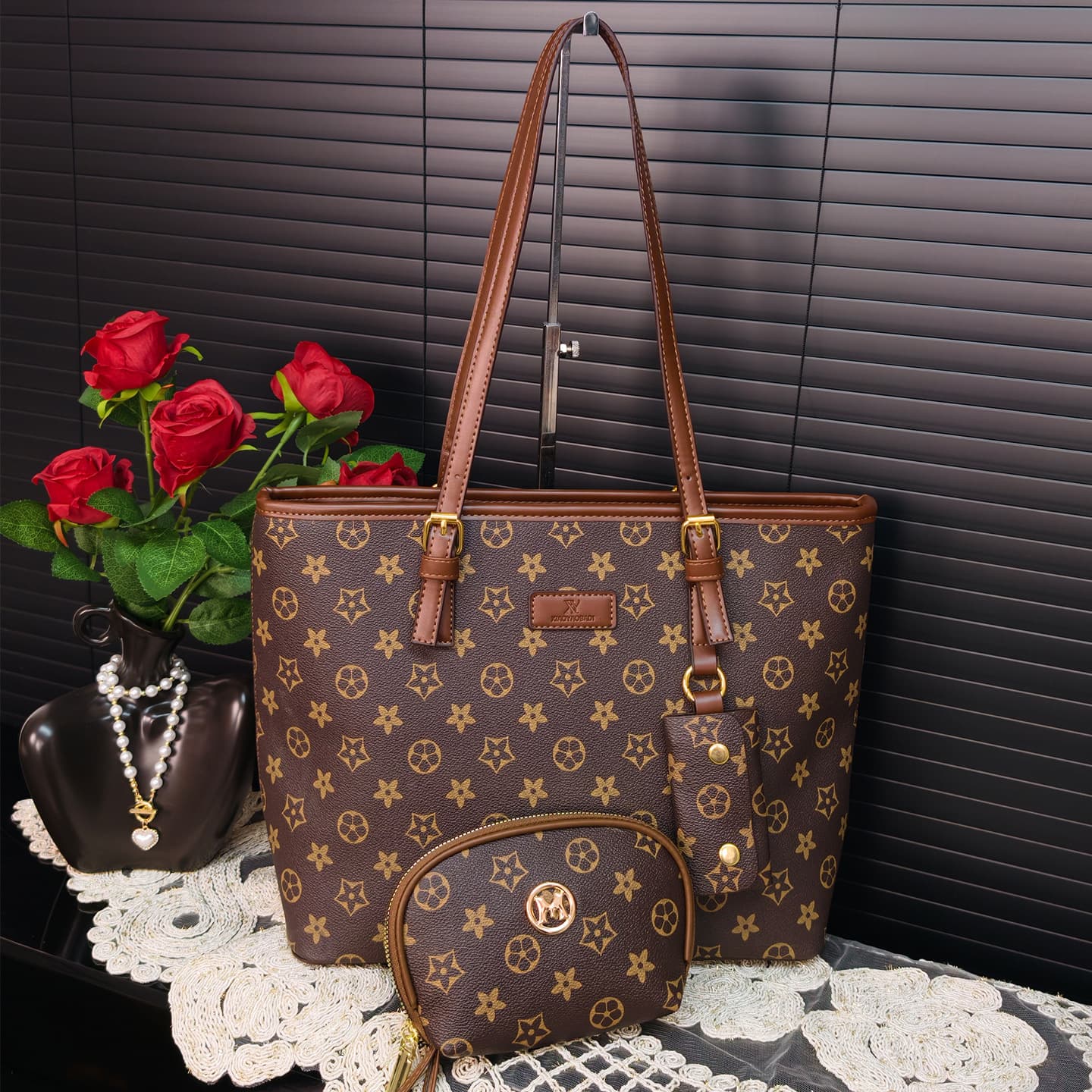 Large Capacity Shoulder Bag for Women, 2026 New Style, Vintage Monogram, Luxury Feel, Tote Bag, Underarm Bag
