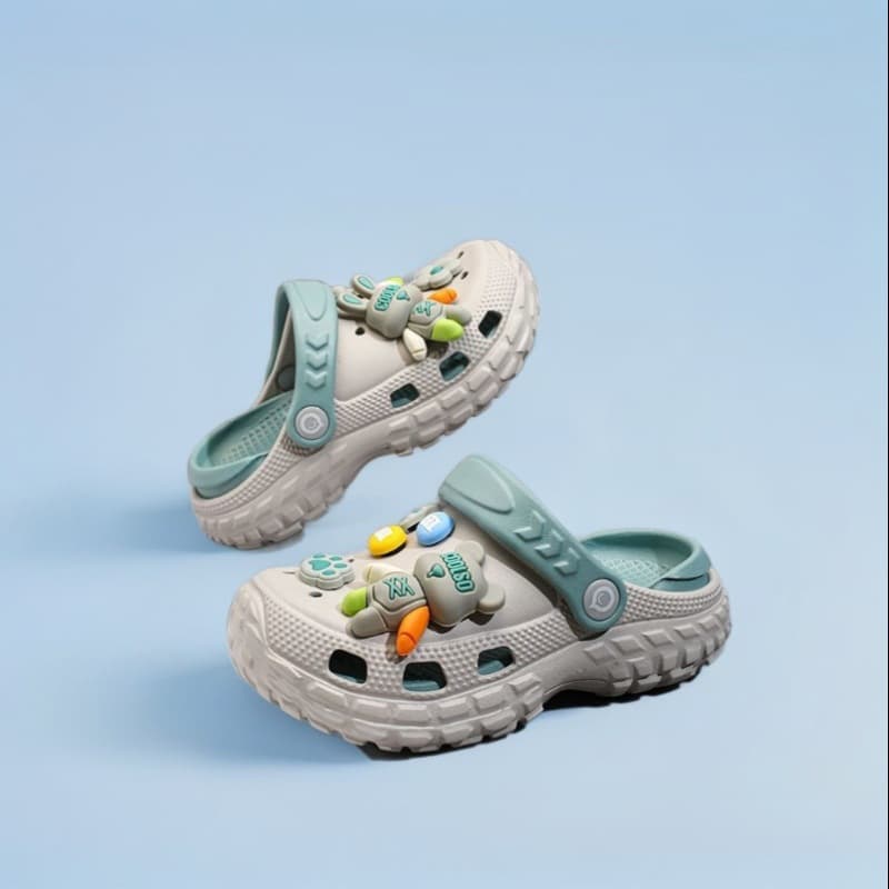 Children's Holey Shoes EVA Material Summer Anti-Slip Beach Sandals Boys Girls Outdoor Wear Comfortable Breathable Slip-On